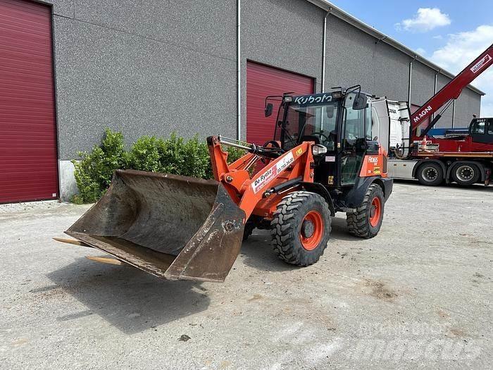 Kubota R065 轮式装载机