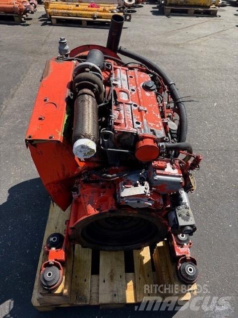 Deutz BF4M 1012 发动机