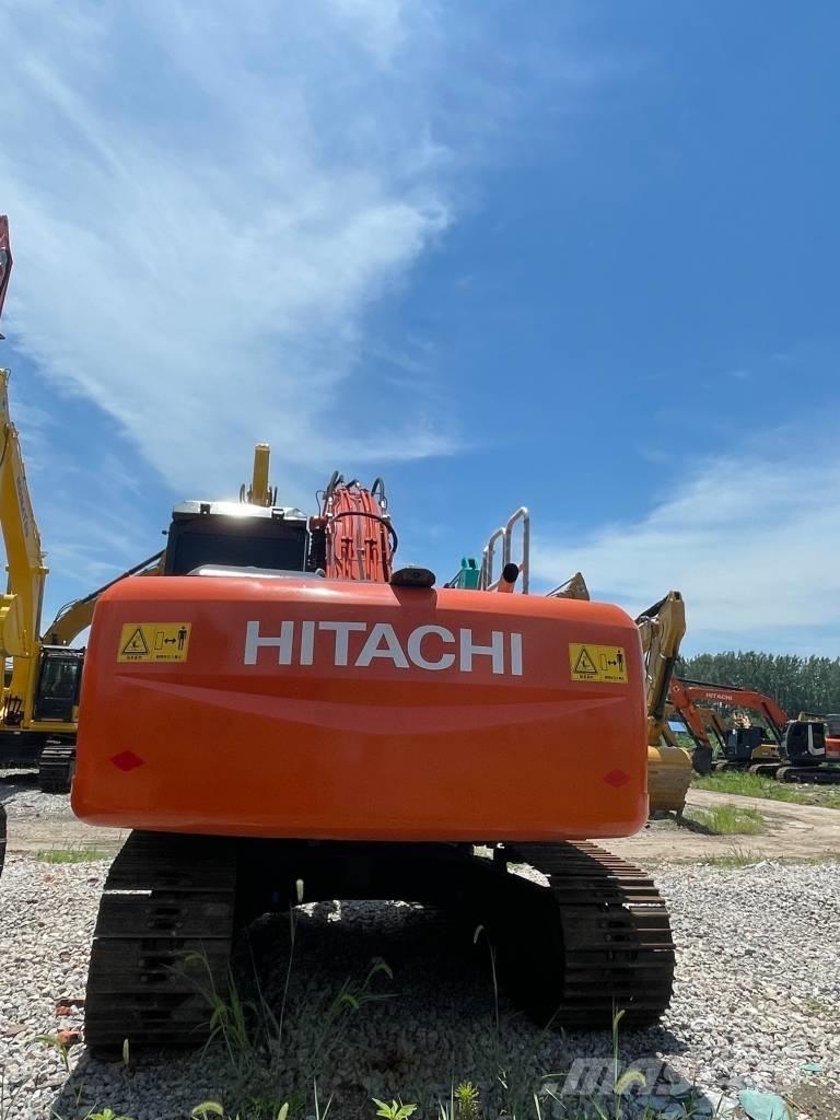 Hitachi ZX200 履带挖掘机
