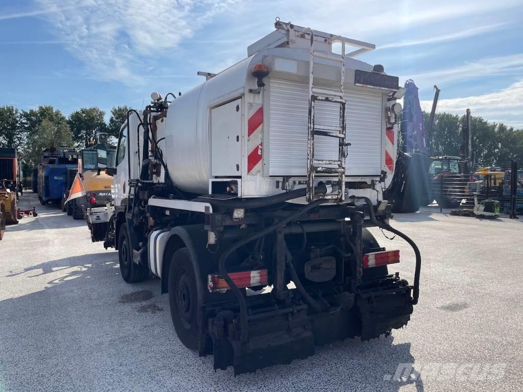 Unimog U20 Bluetec 5 沥青喷洒机