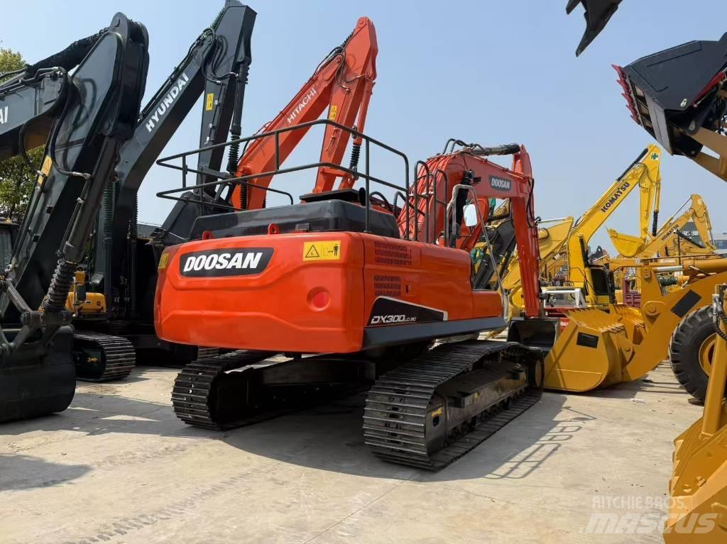 Doosan DX 300 LC 履带挖掘机