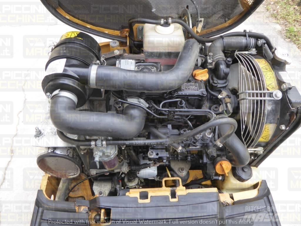 CAT 300.9D 小型挖掘机