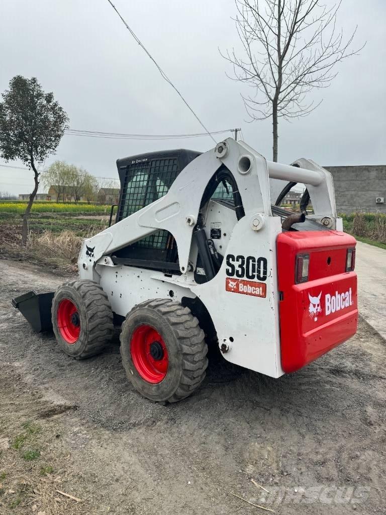 Bobcat S 300 滑移装载机