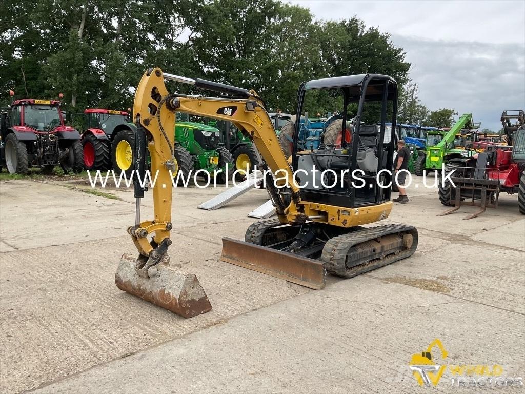 CAT 302.7 D CR 小型挖掘机
