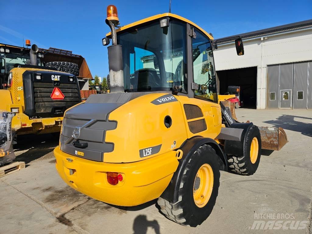 Volvo L 25 F 轮式装载机