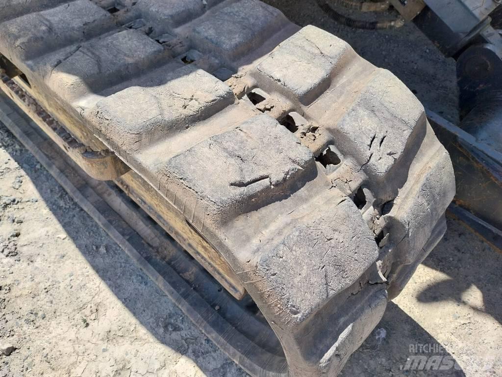 Komatsu PC80MR-5 中型挖掘机