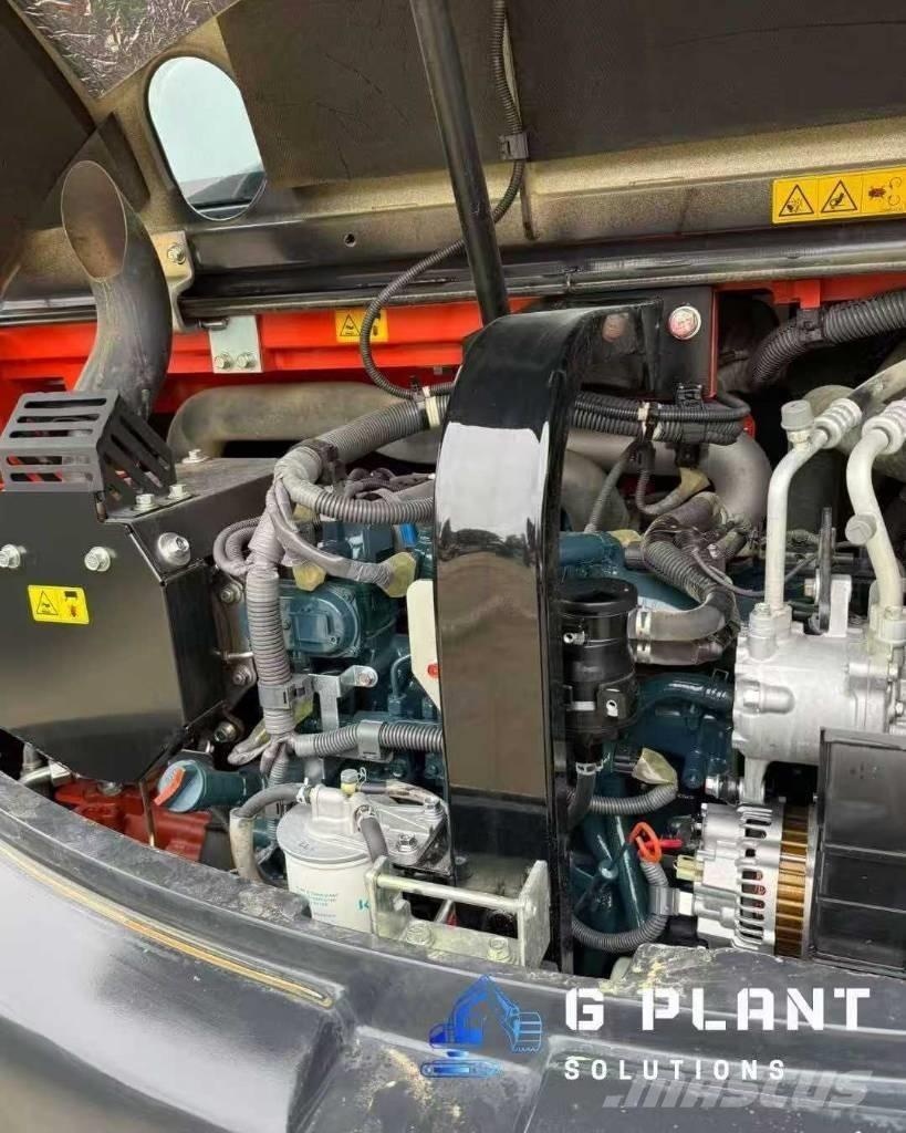 Kubota KX 080-5 中型挖掘机