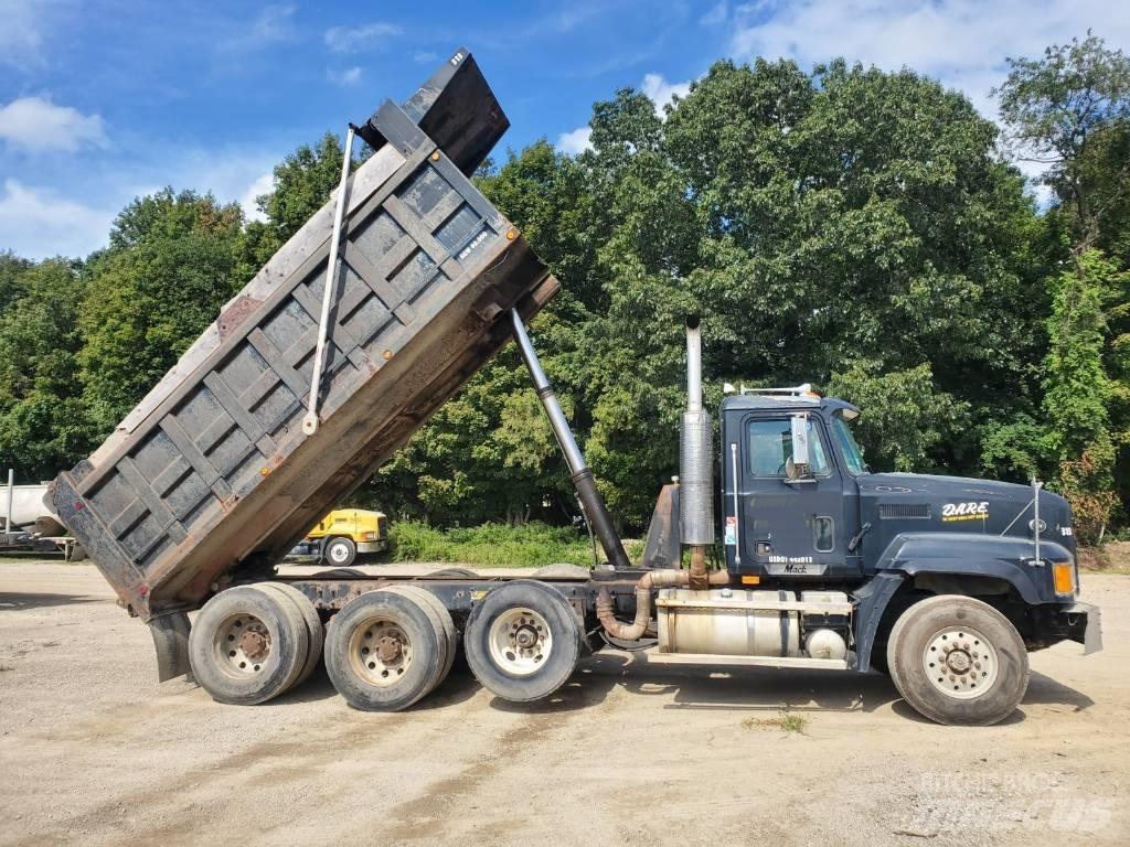 Mack CL713 自卸式货车