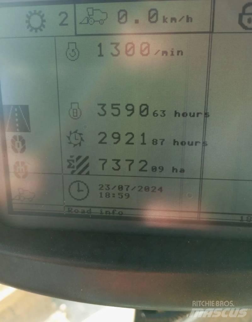 New Holland CR 960 联合收割机