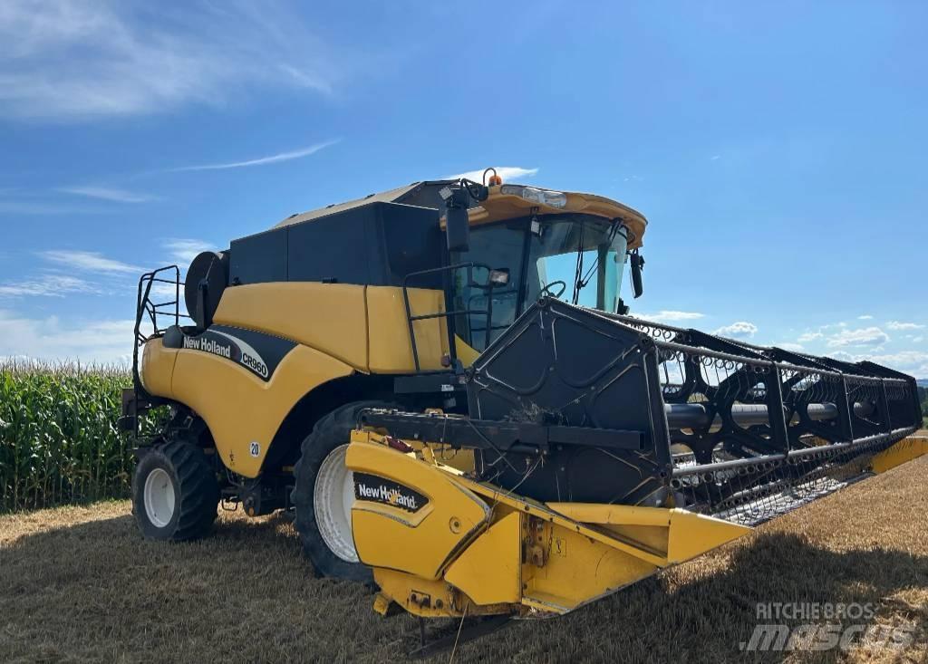 New Holland CR 960 联合收割机