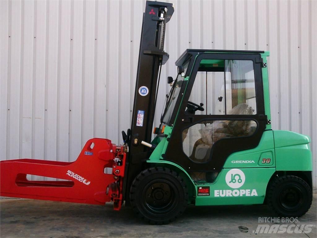 Mitsubishi FD30NTD 柴油叉车
