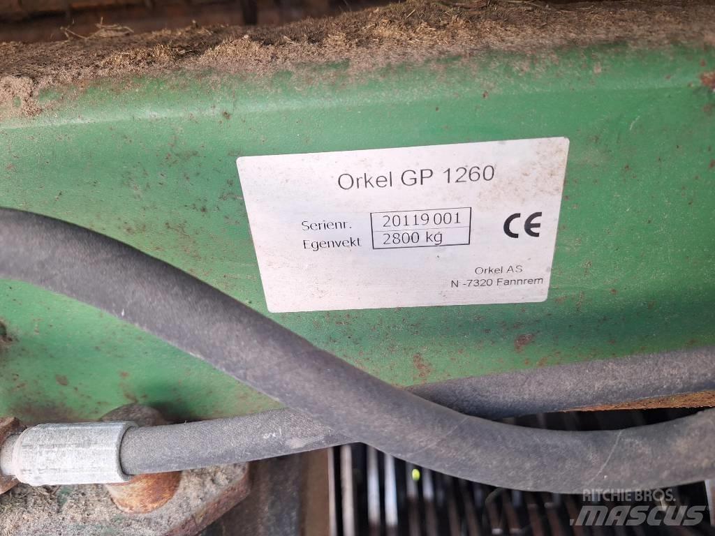 Agronic 1302 RR 圆捆打捆机