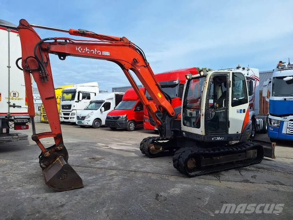 Kubota KX080 中型挖掘机