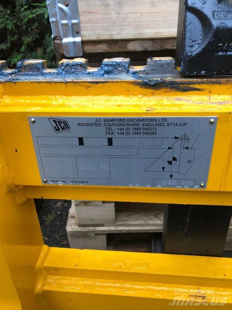 JCB PALLET FORKS 其他装载挖掘装置和配件
