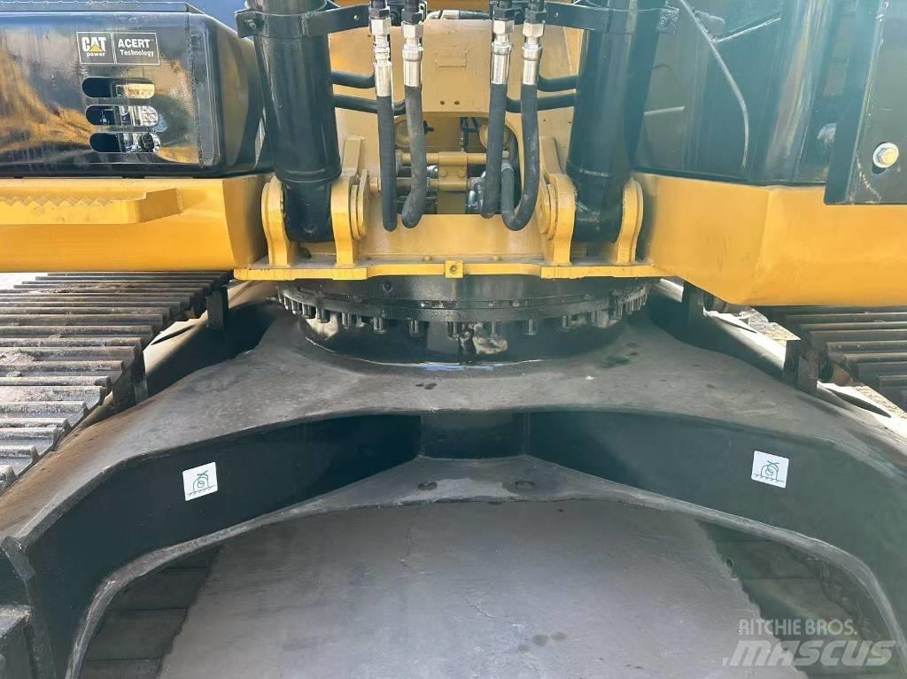 CAT 320 D2 履带挖掘机