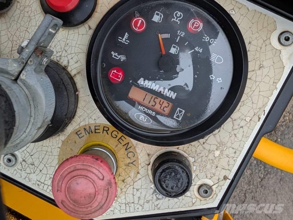Ammann AV 26-2 双轮压路机