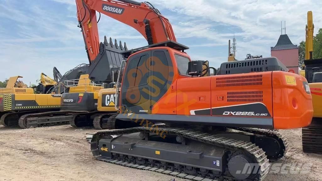 Doosan DX 225 LC 履带挖掘机