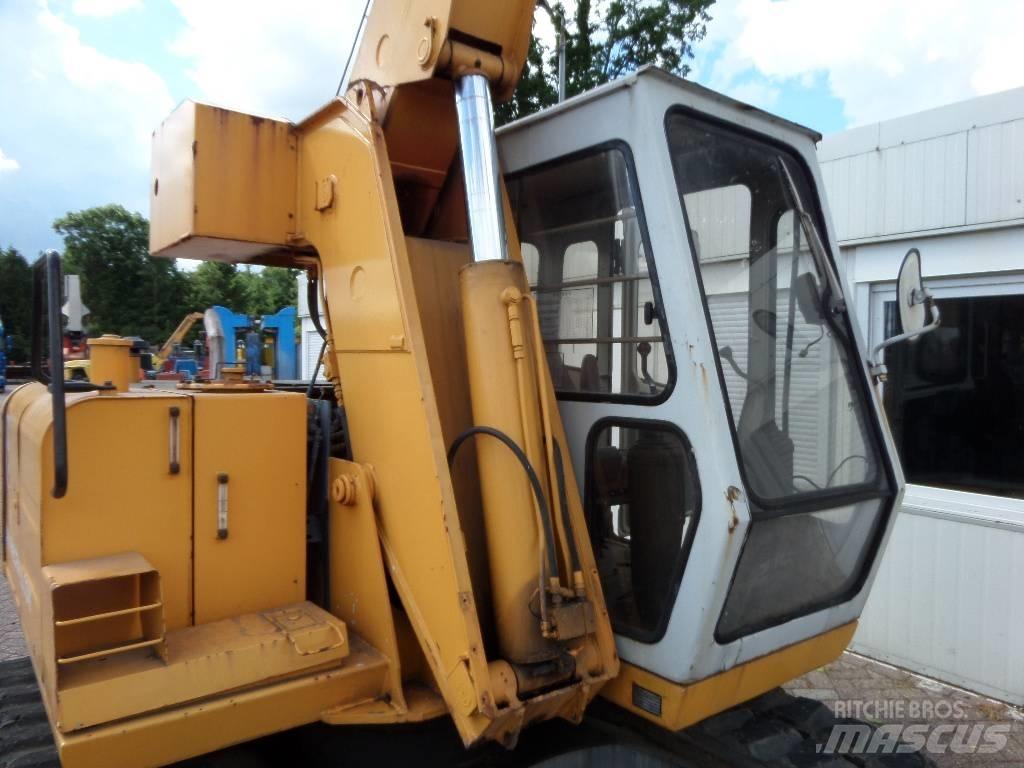 Hitachi EX 60 履带起重机