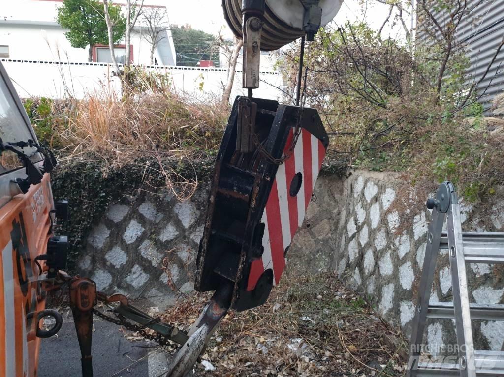 Demag AC 200 全地面起重机︳移动式起重机