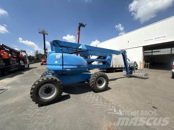 Manitou 200ATJ 曲臂高空工作平台