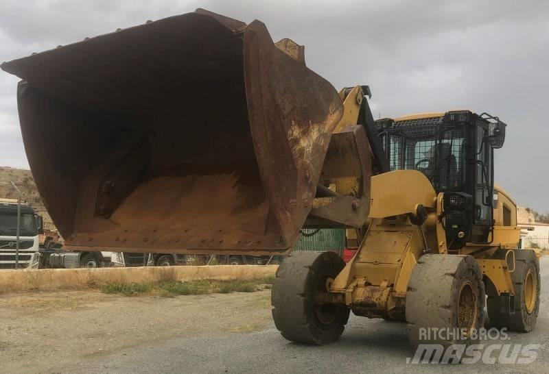 CAT 926M 轮式装载机