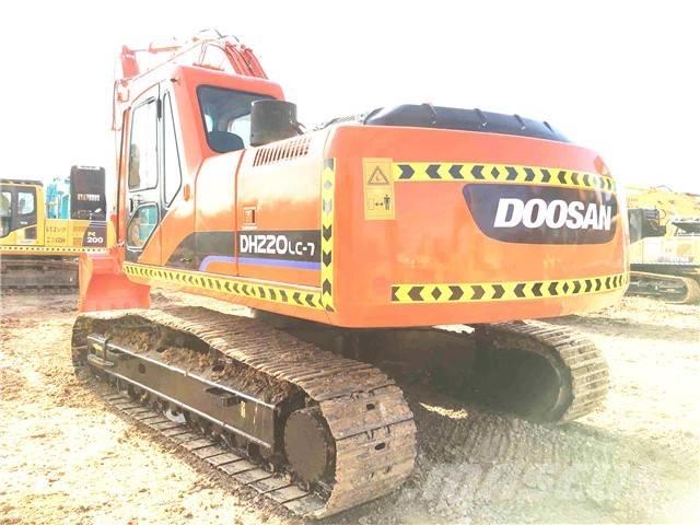 Doosan dh220lc-7 履带挖掘机