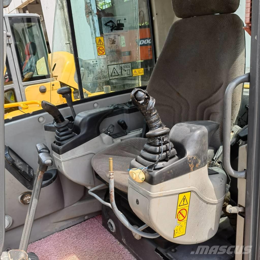 Volvo EC60 小型挖掘机