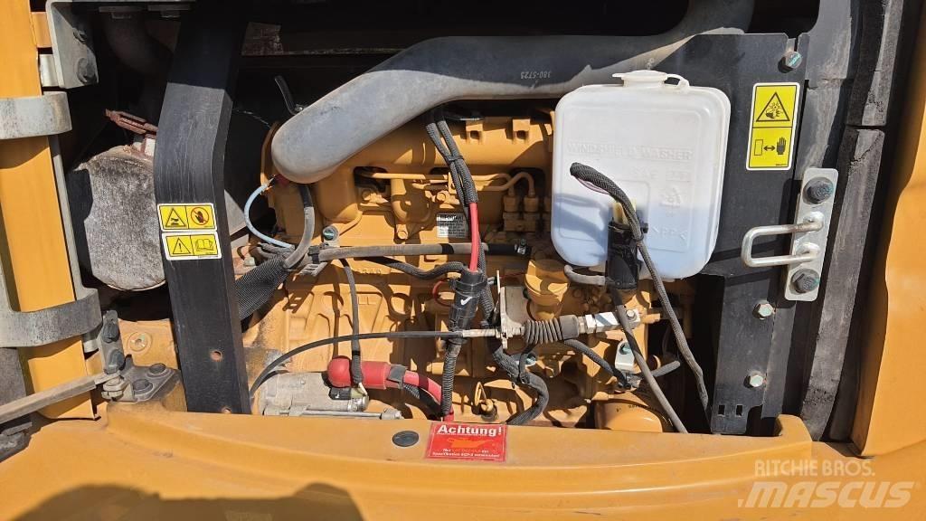 CAT 305E 2CR 小型挖掘机