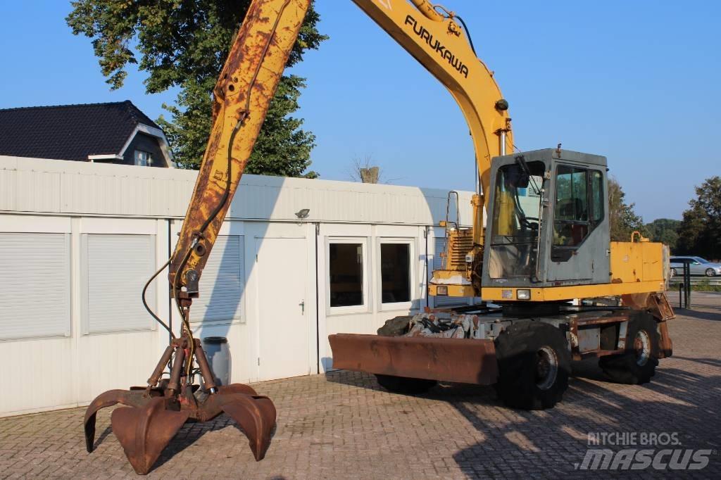 Furukawa W 630 E 轮式挖掘机