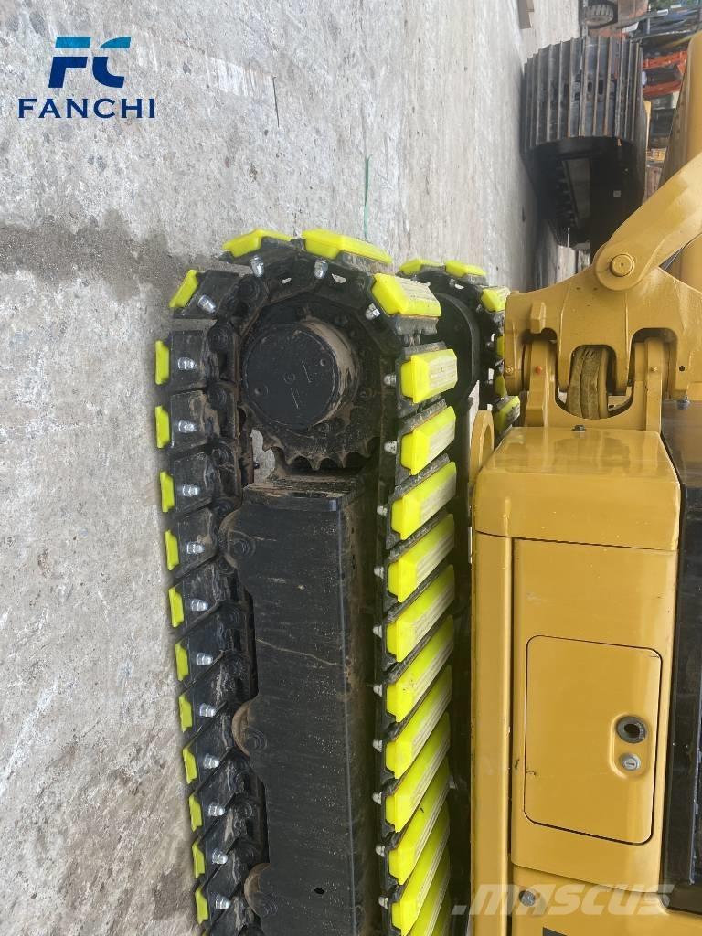 CAT 302 小型挖掘机