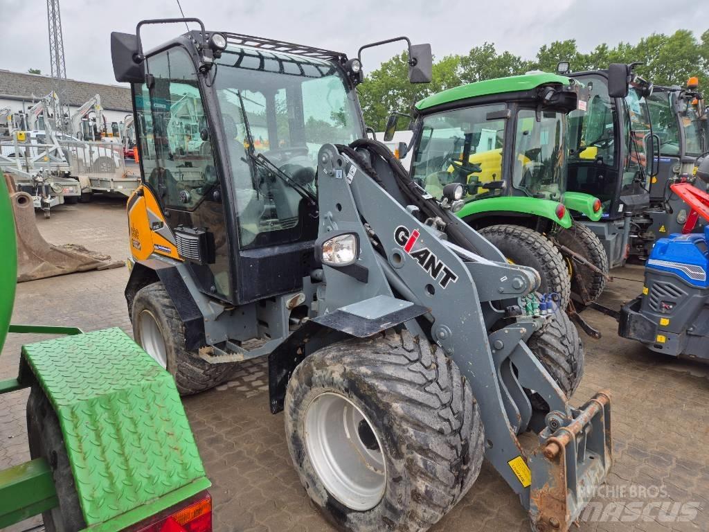 GiANT G3500 小型装载机