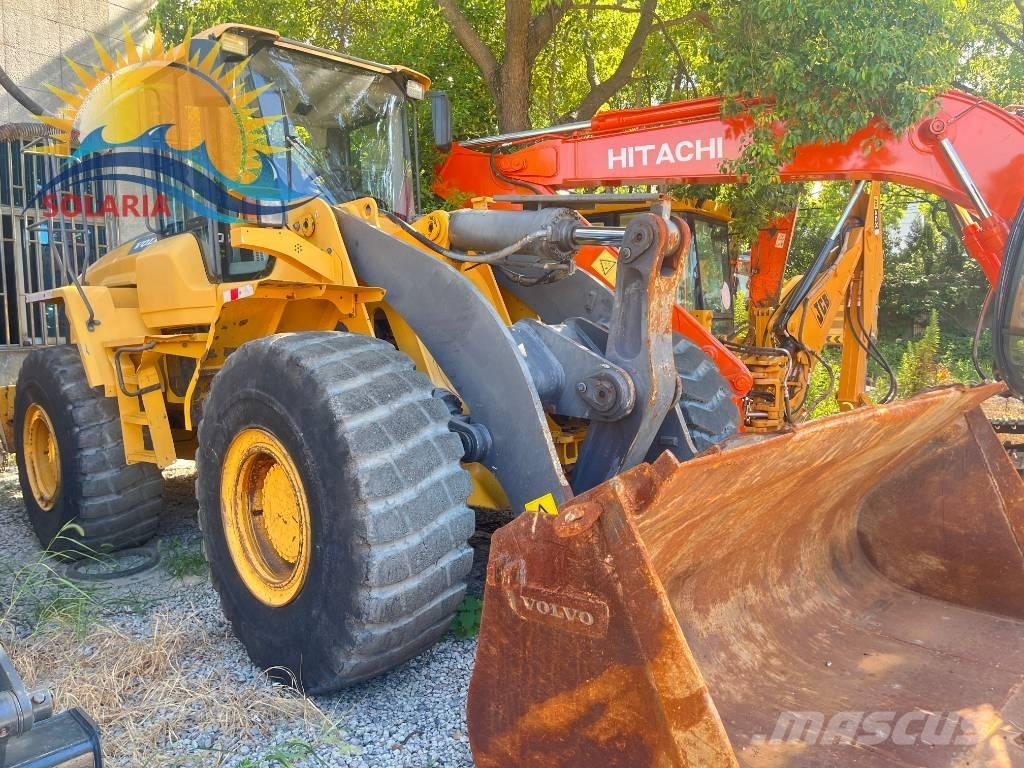 Volvo L 120 轮式装载机