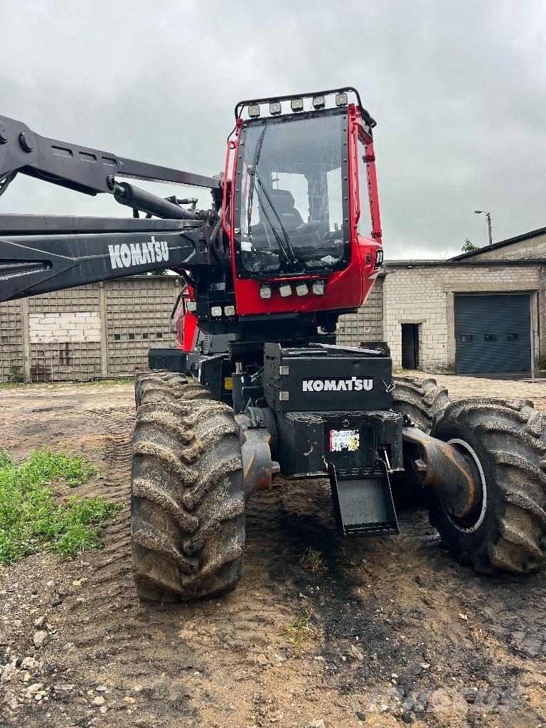 Komatsu 901 XC 收割机