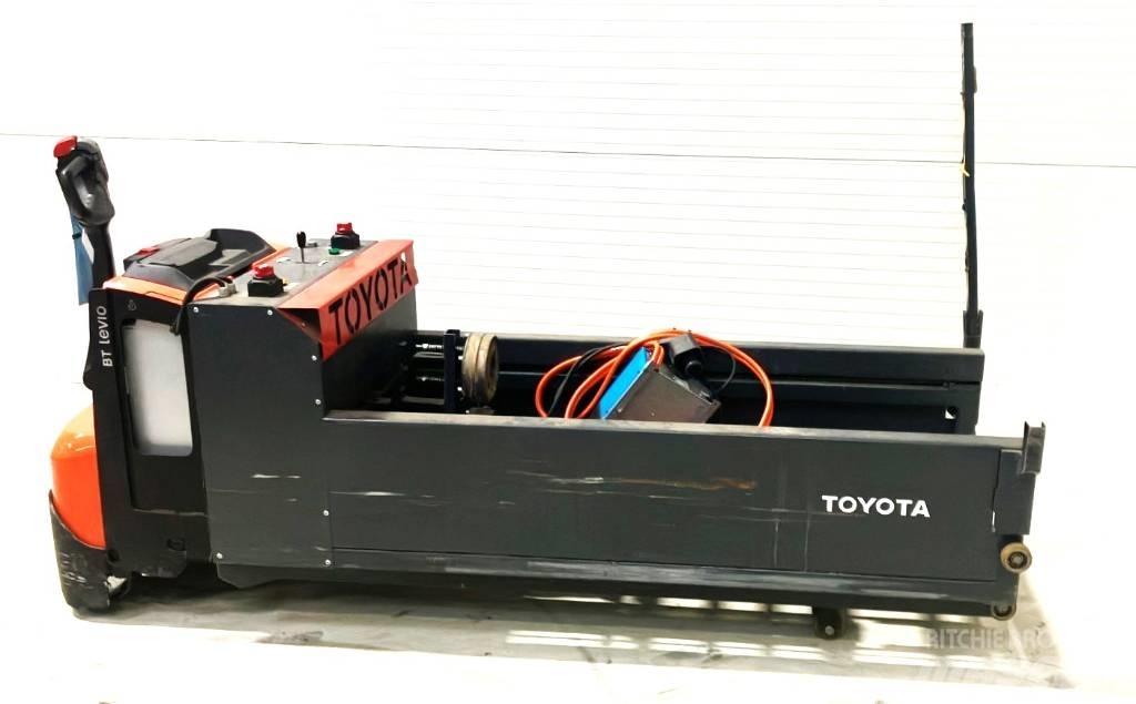 Toyota LWE200 + tugger 手动码垛机