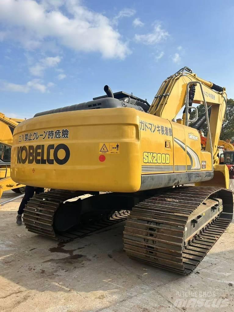 Kobelco SK 200D 履带挖掘机