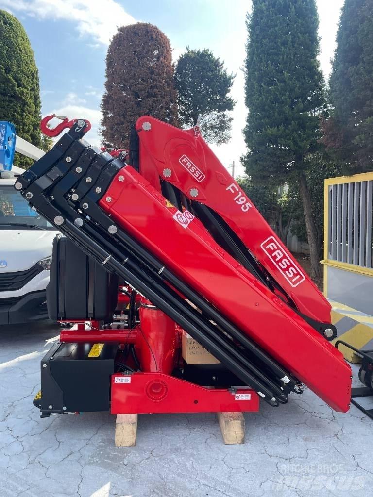 Fassi F195A.1.25 随车折臂吊
