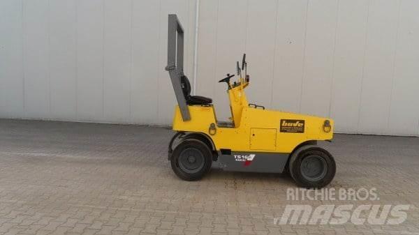 Sakai TS 160 胶轮压路机