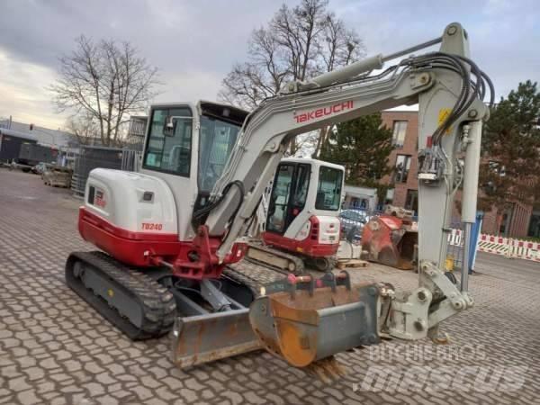 Takeuchi TB 240 DPF 小型挖掘机