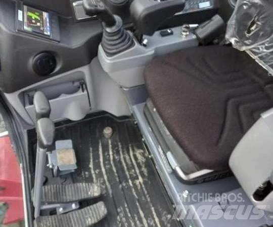 Takeuchi TB 240 DPF 小型挖掘机