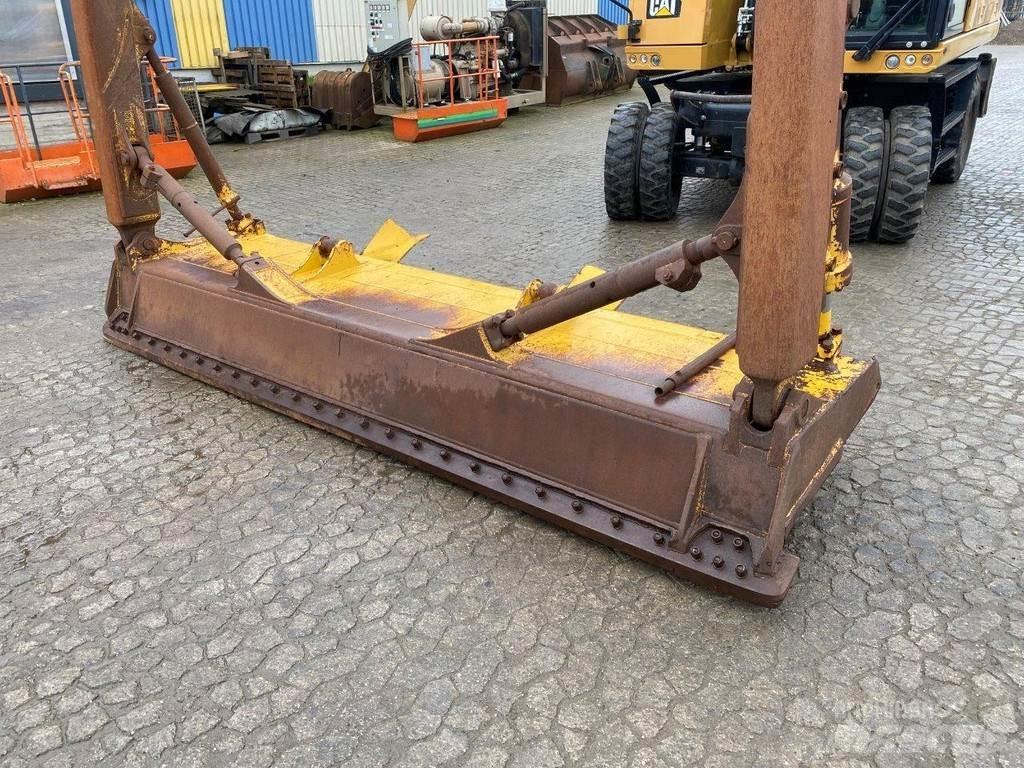 CAT D65 PX 推铲
