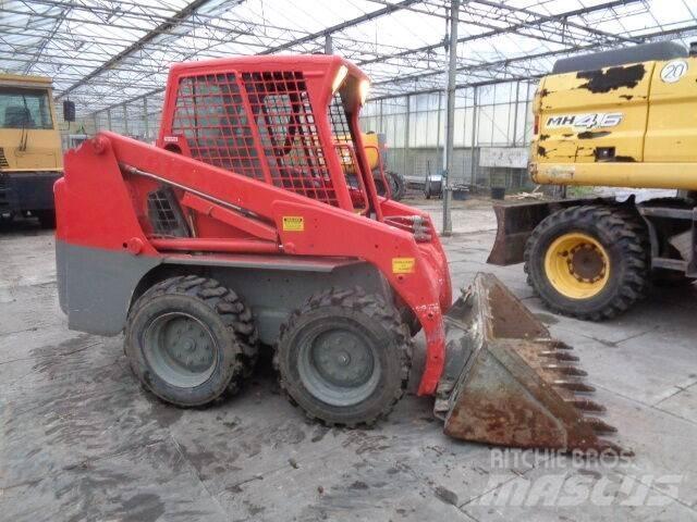 Bobcat S130 滑移装载机
