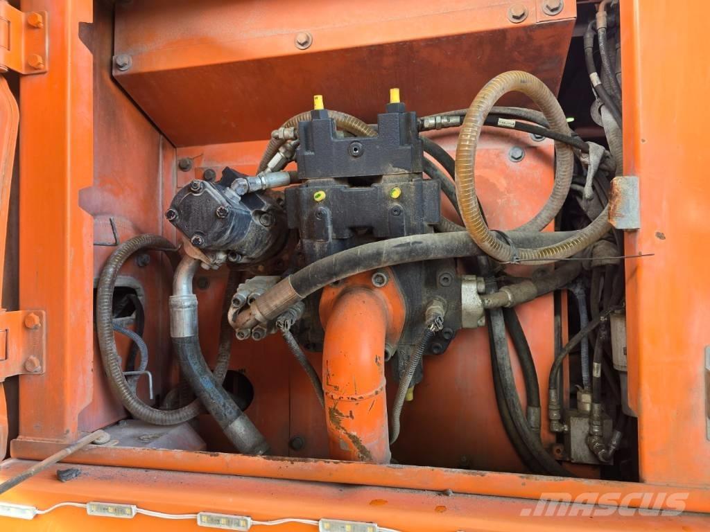 Doosan DX 210 W 轮式挖掘机