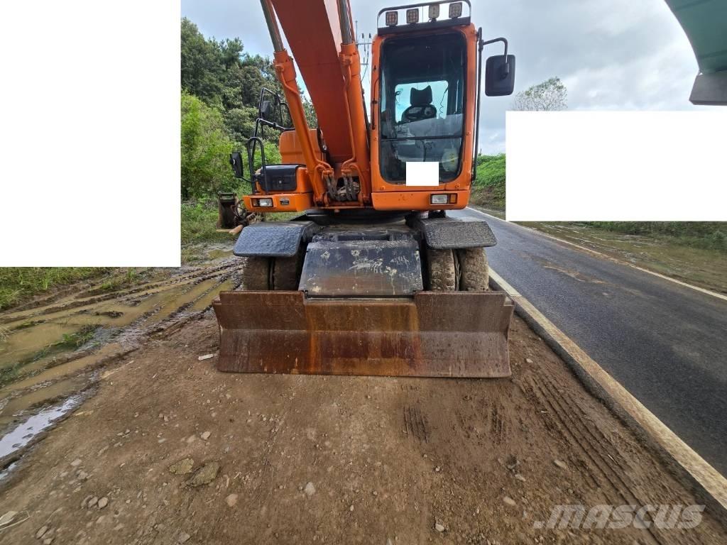 Doosan DX 210 W 轮式挖掘机