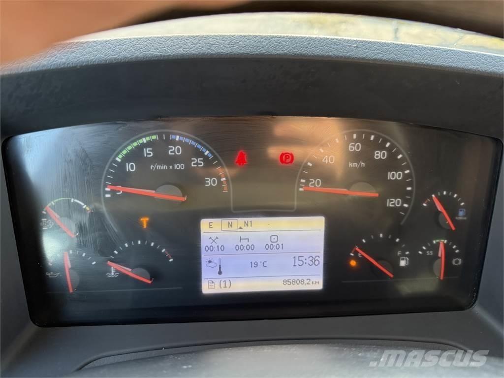 Volvo FE320 4X2 厢式货车