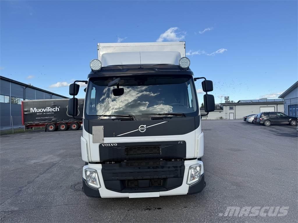 Volvo FE320 4X2 厢式货车