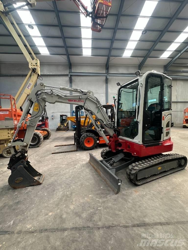 Takeuchi TB 325 R 小型挖掘机
