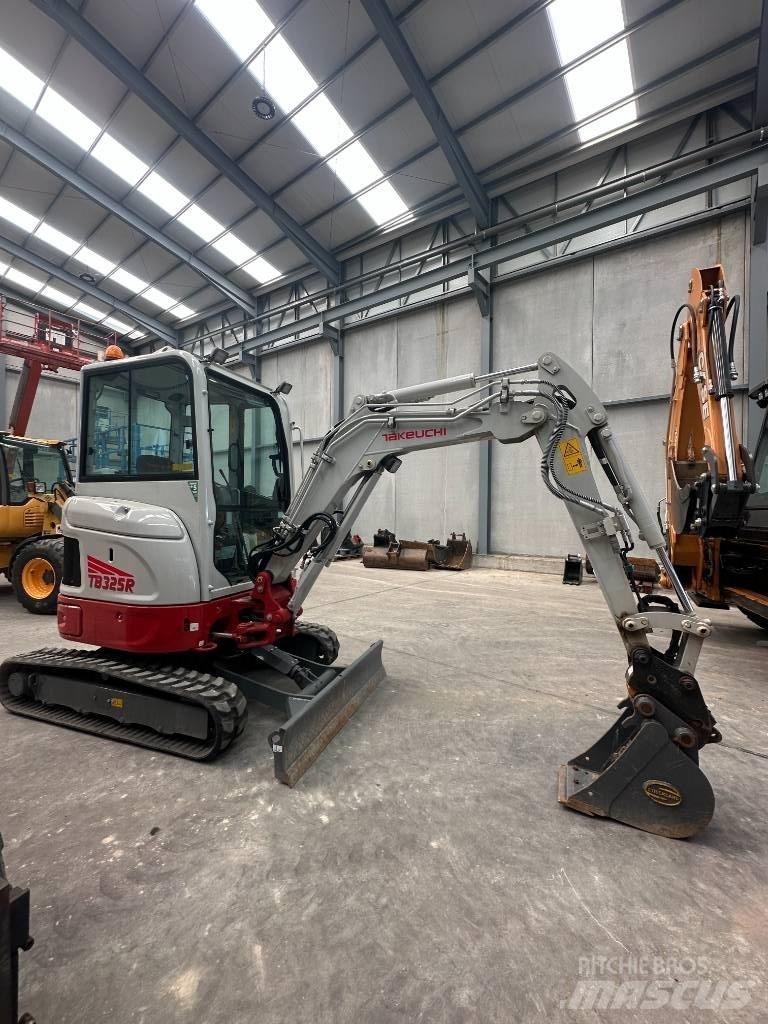 Takeuchi TB 325 R 小型挖掘机