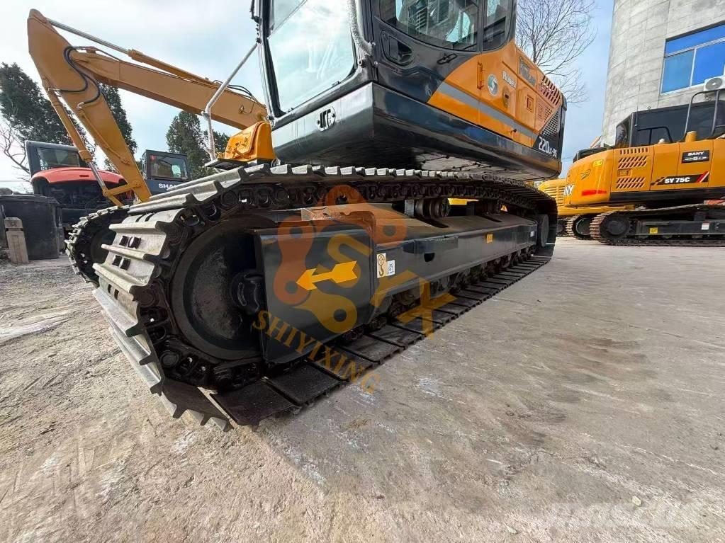 Hyundai R220-9S 履带挖掘机