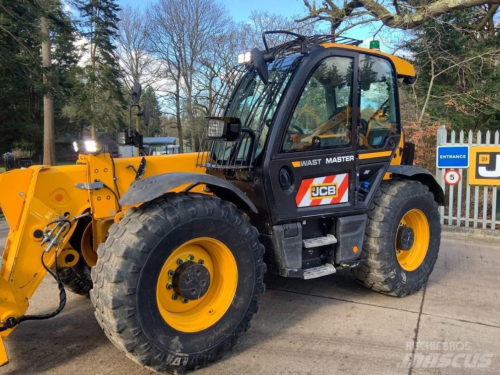 JCB 560-80 伸缩臂叉装车|叉装车