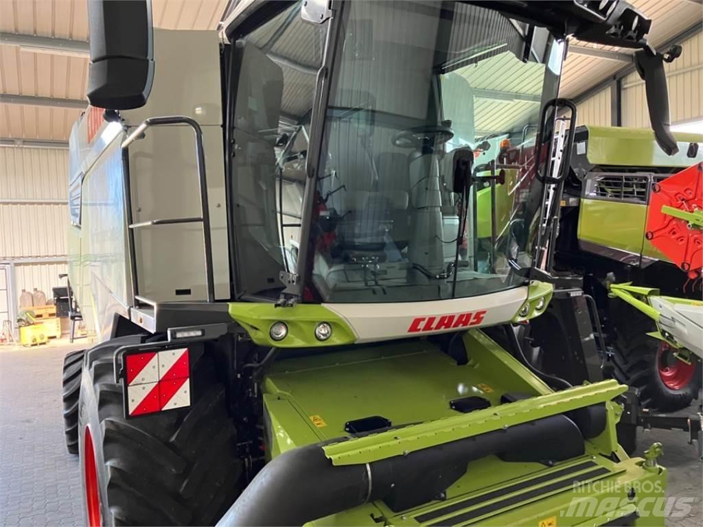 CLAAS TRION 730 联合收割机